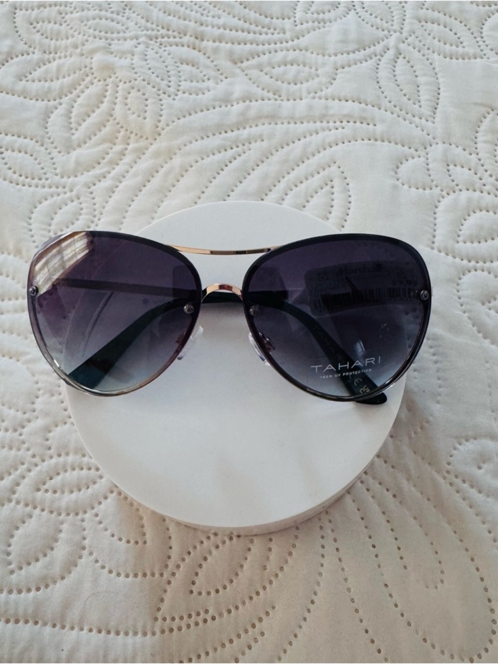 Tahari Gold-Trim black Gradient Aviator Sunglasses. New
